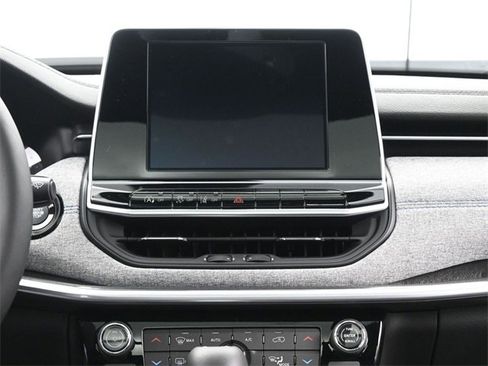 New 2025 Jeep Compass Latitude w/ Sun & Sound Group image 26