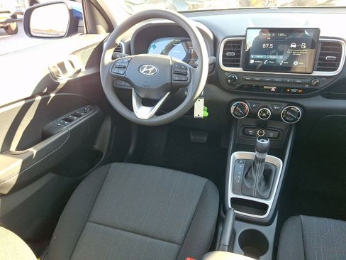 New 2026 Hyundai Venue SE image 9