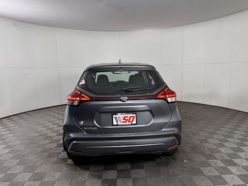 New 2025 Nissan Kicks Play S image 15