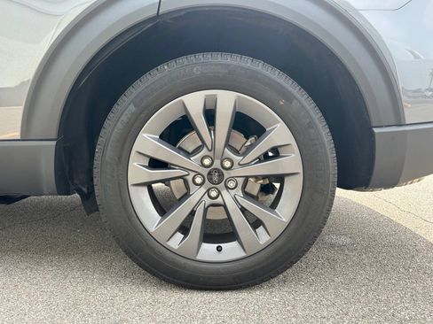 Used 2023 Ford Explorer XLT w/ Equipment Group 202A AWD/4WD image 29
