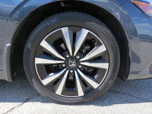 Used 2024 Honda Civic EX-L image 10