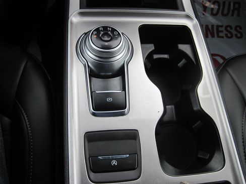 Used 2024 Ford Edge SEL image 17