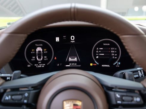 Certified 2026 Porsche 911 Targa 4 GTS AWD/4WD image 16