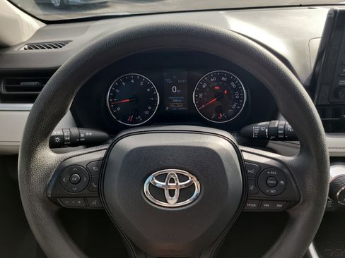 Used 2020 Toyota RAV4 XLE image 29