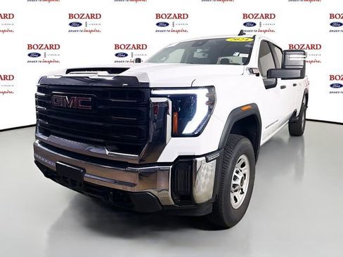 Used 2024 GMC Sierra 2500 Pro AWD/4WD image 4