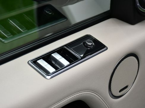 Used 2020 Land Rover Range Rover HSE image 15