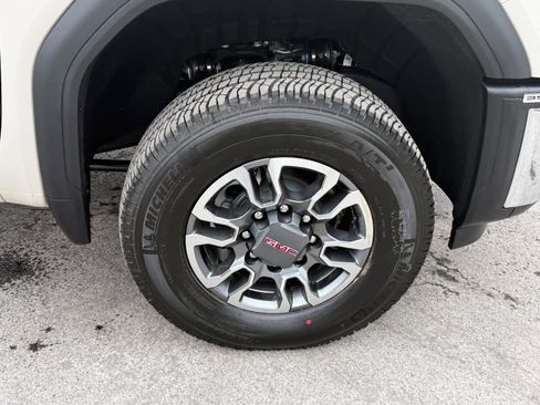 New 2026 GMC Sierra 3500 SLE image 12