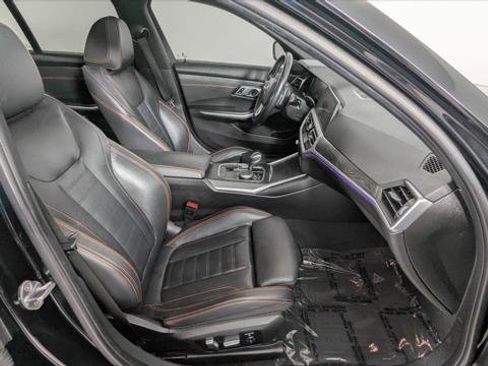 Used 2019 BMW 330i Sedan w/ Premium Package image 24