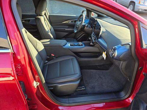 New 2026 Chevrolet Equinox EV LT image 11