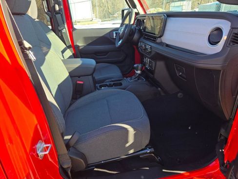 Certified 2025 Jeep Wrangler Unlimited Sahara w/ Safety Group image 10