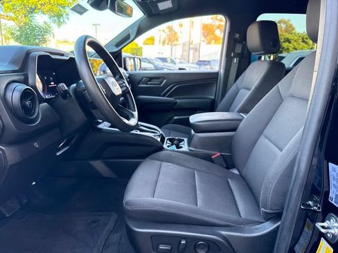 Used 2024 Chevrolet Colorado Trail Boss w/ Technology Package AWD/4WD image 9