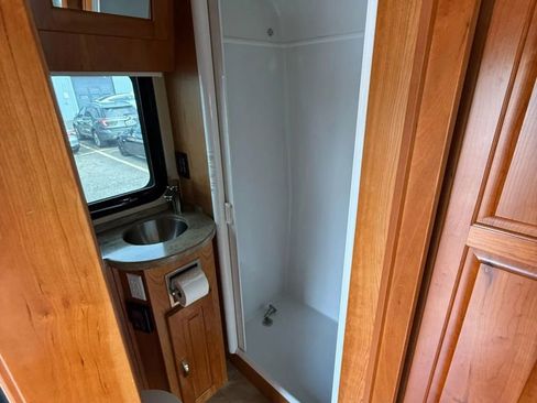 Used 2016 Mercedes-Benz Sprinter 3500 image 15