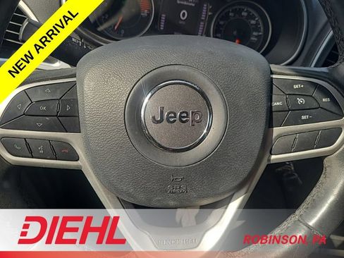 Used 2020 Jeep Cherokee Latitude AWD/4WD image 15