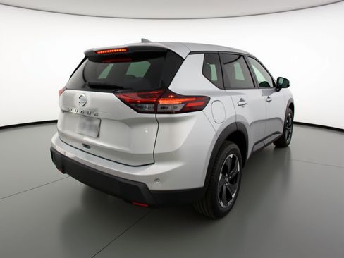 Used 2025 Nissan Rogue SV image 9