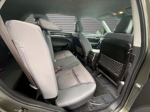 Used 2013 Kia Sorento LX AWD/4WD image 24