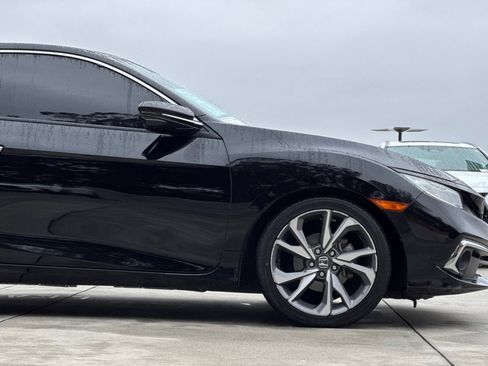 Used 2019 Honda Civic Touring image 34