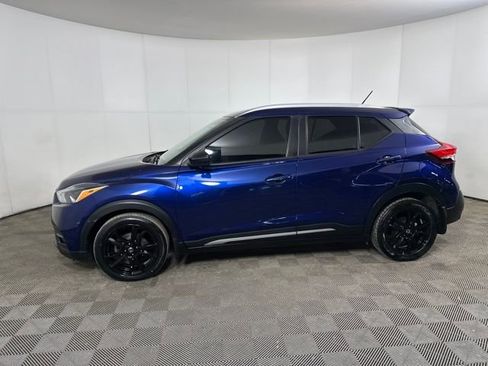 Used 2020 Nissan Kicks SR w/ SR Premium Package image 6