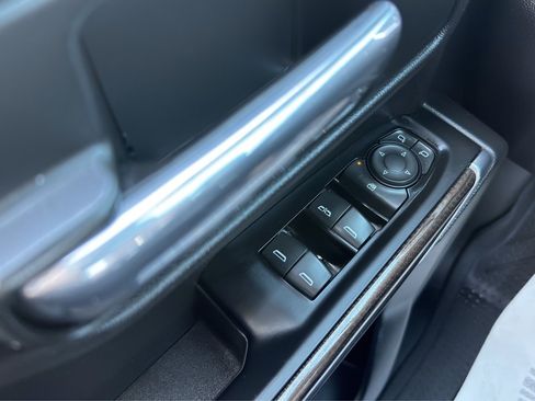 Used 2019 Chevrolet Silverado 1500 LT AWD/4WD image 11