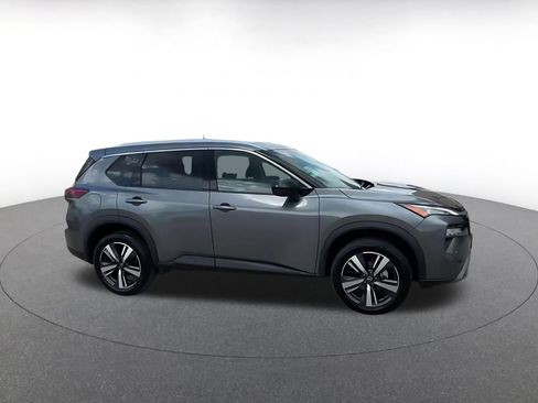 Used 2026 Nissan Rogue SL FWD image 2