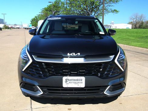 Used 2024 Kia Sportage EX image 2