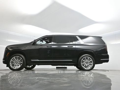 Used 2025 Cadillac Escalade ESV Premium Luxury image 87