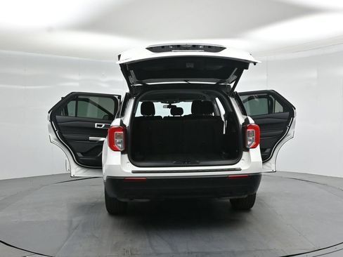 Certified 2023 Ford Explorer XLT RWD image 32