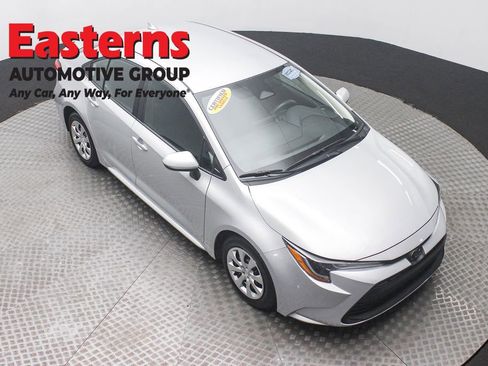 Used 2024 Toyota Corolla LE image 3