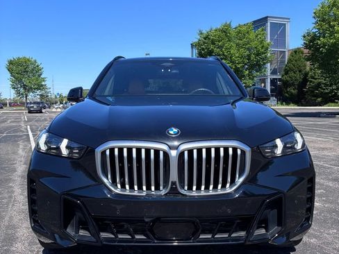 Used 2024 BMW X5 xDrive40i w/ M Sport Package AWD/4WD image 2