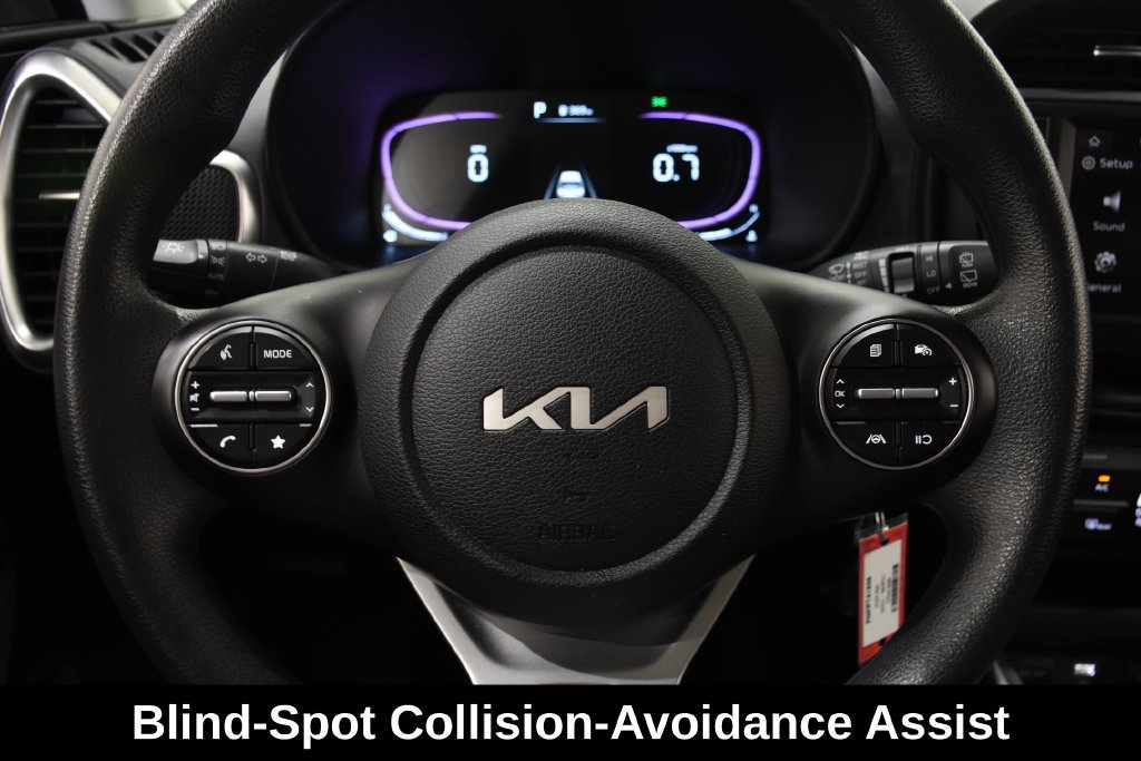 Used 2025 Kia Soul LX w/ LX Technology Package FWD image 14