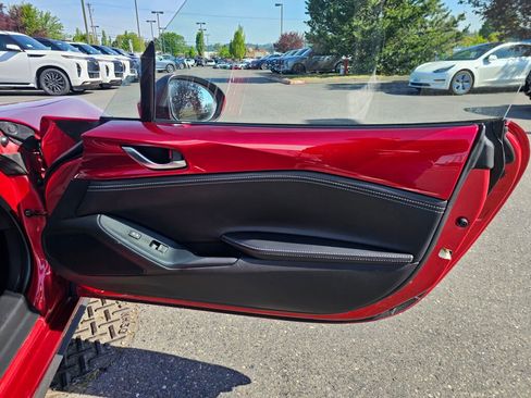 Used 2022 MAZDA MX-5 Miata RF Grand Touring w/ Weather Package RWD image 10