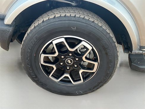 Used 2024 Ford Bronco Outer Banks image 27