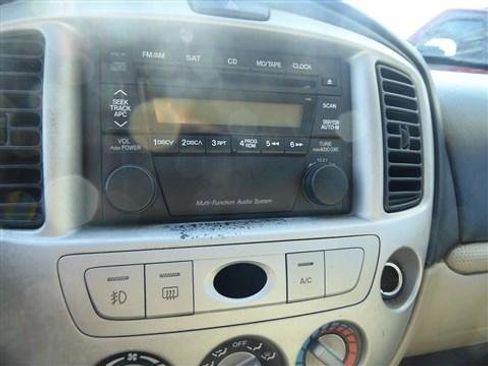 Used 2006 MAZDA Tribute s image 10