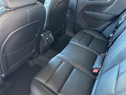New 2026 Volvo XC40 B5 Ultra w/ Climate Package AWD/4WD image 4