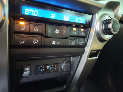 Used 2016 Toyota 4Runner Limited AWD/4WD image 28