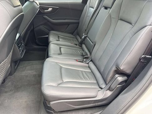 Used 2025 Audi Q7 3.0T Premium Plus AWD/4WD image 27