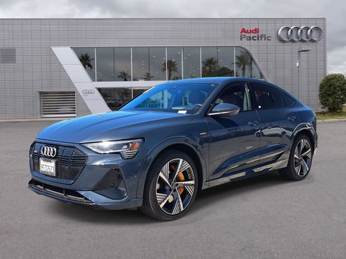Used 2023 Audi e-tron Prestige w/ Prestige Package image 1
