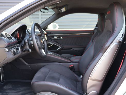 Used 2025 Porsche 718 Cayman GTS RWD image 5