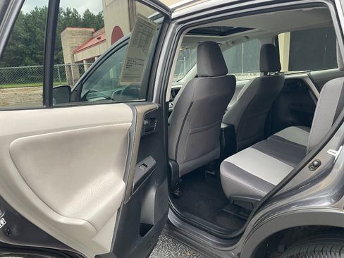 Used 2013 Toyota RAV4 XLE FWD image 15