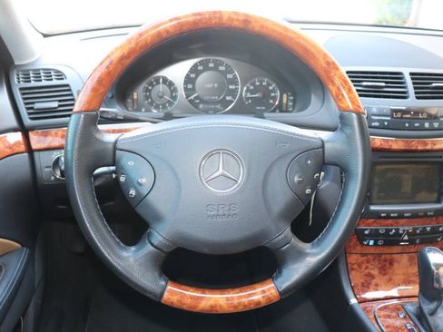 Used 2006 Mercedes-Benz E 500 4MATIC Wagon image 16