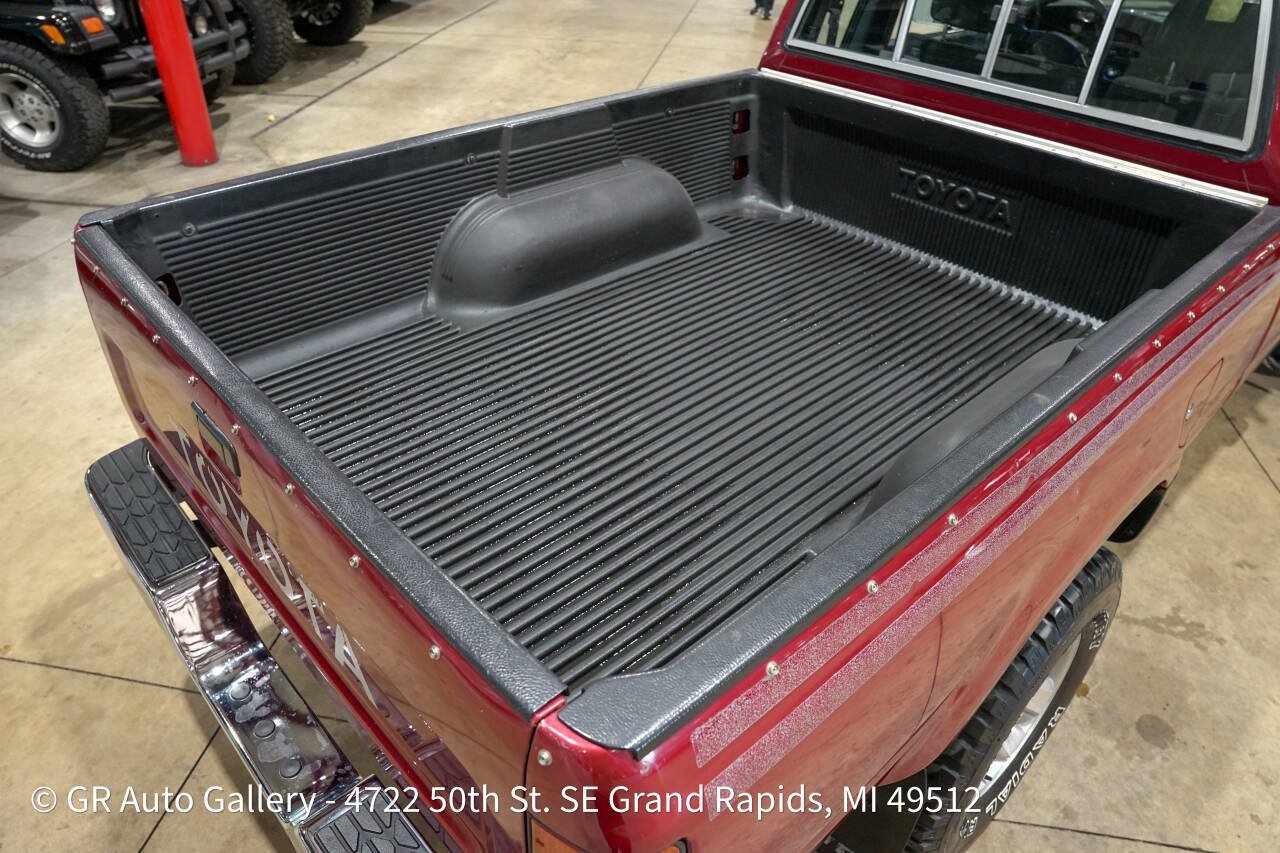 Used 1993 Toyota Pickup Deluxe AWD/4WD image 20