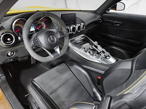 Used 2018 Mercedes-Benz AMG GT C image 16