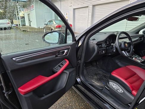 Used 2024 Porsche Macan GTS w/ Premium Plus Package image 49