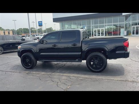 Used 2022 Toyota Tacoma SR AWD/4WD image 6