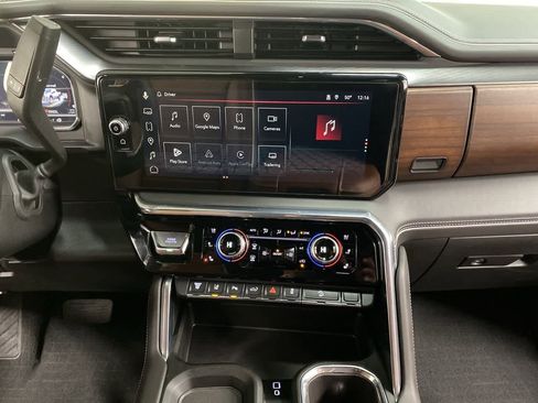 Used 2025 GMC Sierra 2500 Denali Ultimate w/ Max Trailering Package image 24