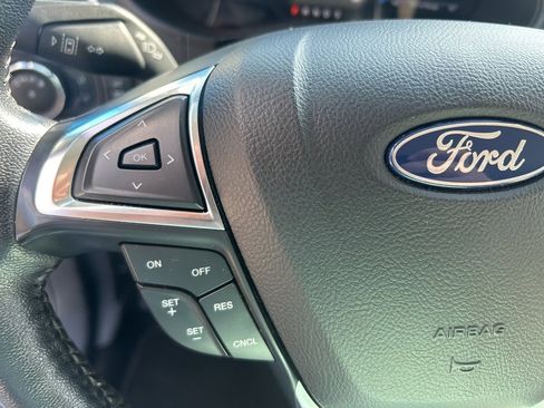 Used 2022 Ford Edge Titanium image 12