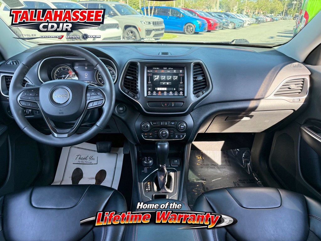 Used 2022 Jeep Cherokee Trailhawk w/ Comfort/Convenience Group AWD/4WD image 35