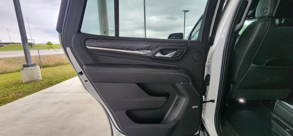 Used 2024 GMC Yukon Denali AWD/4WD image 23