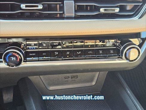 New 2026 Chevrolet Equinox ACTIV w/ Convenience Package III FWD image 18