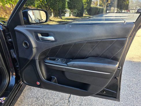 Used 2018 Dodge Charger R/T Scat Pack image 37