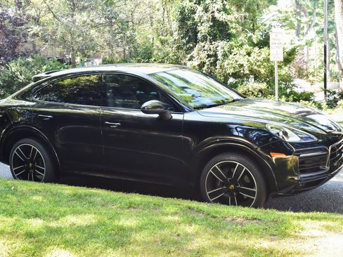 Used 2023 Porsche Cayenne Platinum Edition AWD/4WD image 10